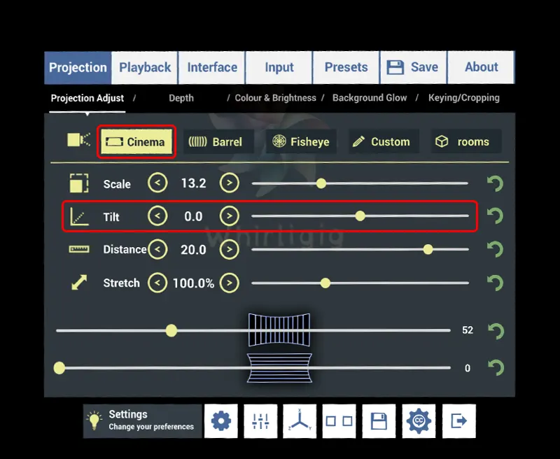 Projectionタブ -> Projection Adjust で、Cinema を選択し、Tilt を 0.0 にすると、スクリーンが真正面に表示されるようになります。